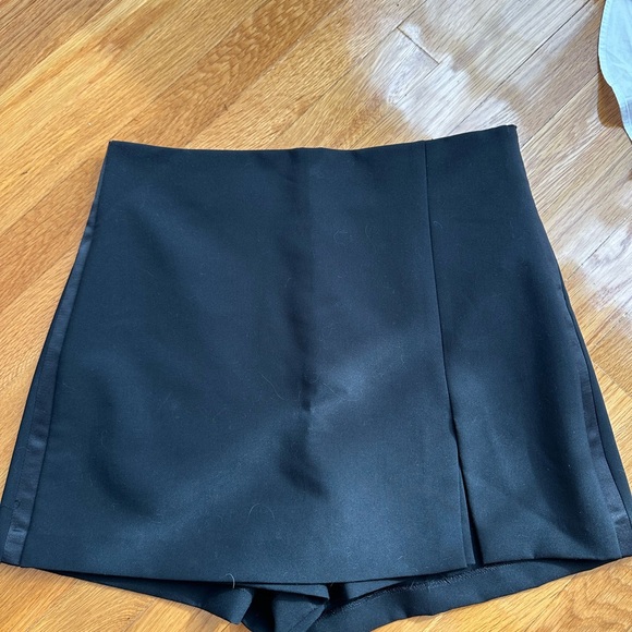 Zara Elegant Black Skort - Picture 1 of 4